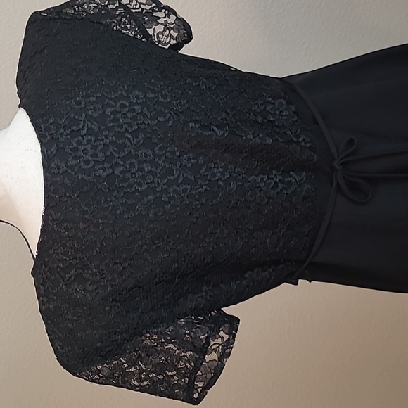 Sweet Black Lace Dress 9 - Picture 4 of 6